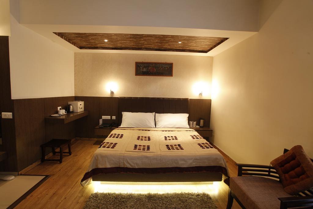 Hotel M J Residency Dehradun Luaran gambar