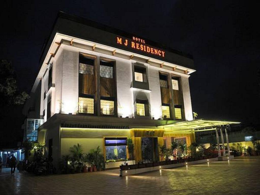 Hotel M J Residency Dehradun Luaran gambar